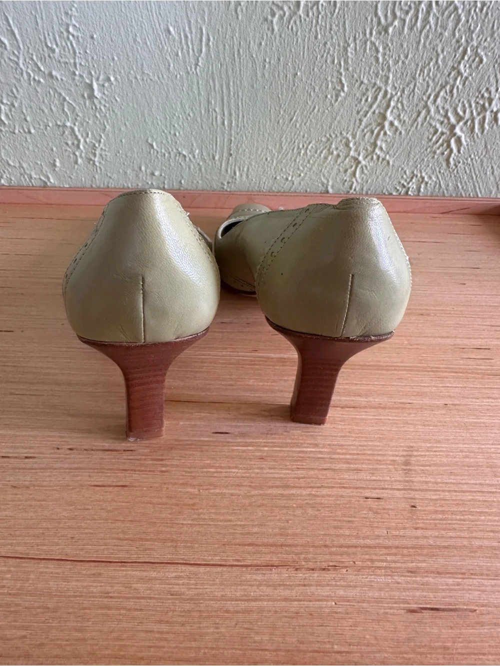 Coach Green Leather Low Block Heel Pumps size 6